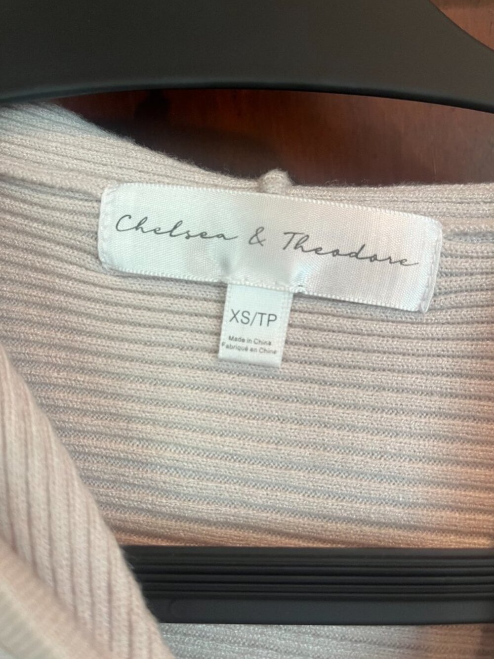 Chelsea & Theodore Cream Ribbed Hooded Sweater XS - Picture 2 of 4